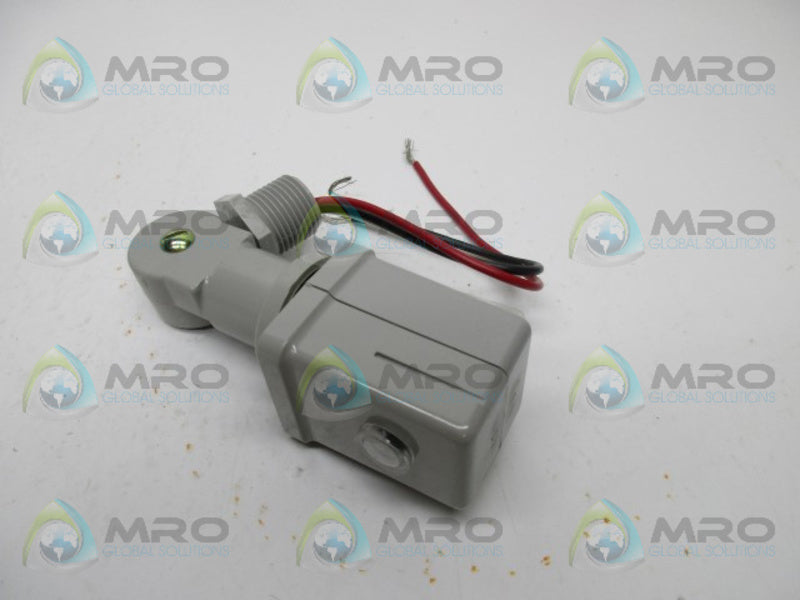 INTERMATIC K4221 PHOTOELECTRIC 1800W 120V  NSMP