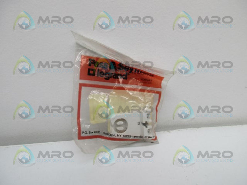 PASS & SEYMOUR 13053-UN HOLDER FOR FLUORESCENT * NEW IN FACTORY BAG *