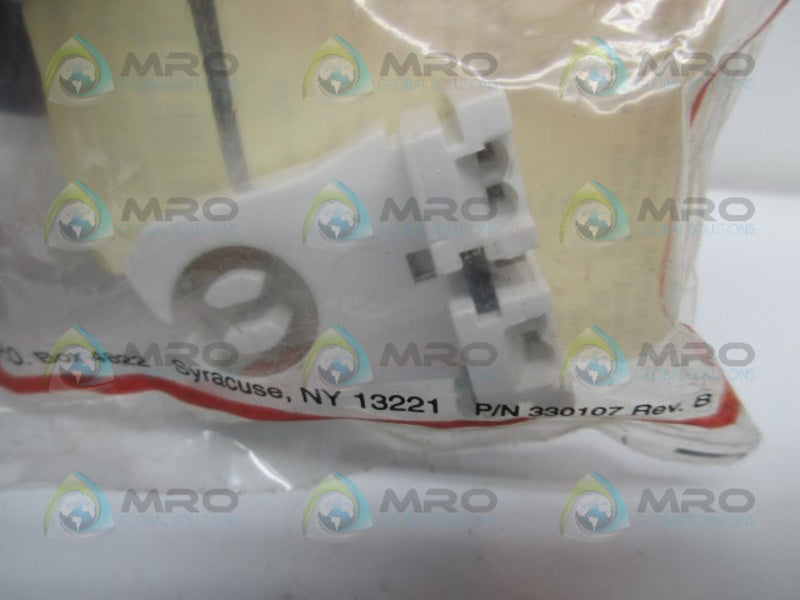 PASS & SEYMOUR 13053-UN HOLDER FOR FLUORESCENT * NEW IN FACTORY BAG *