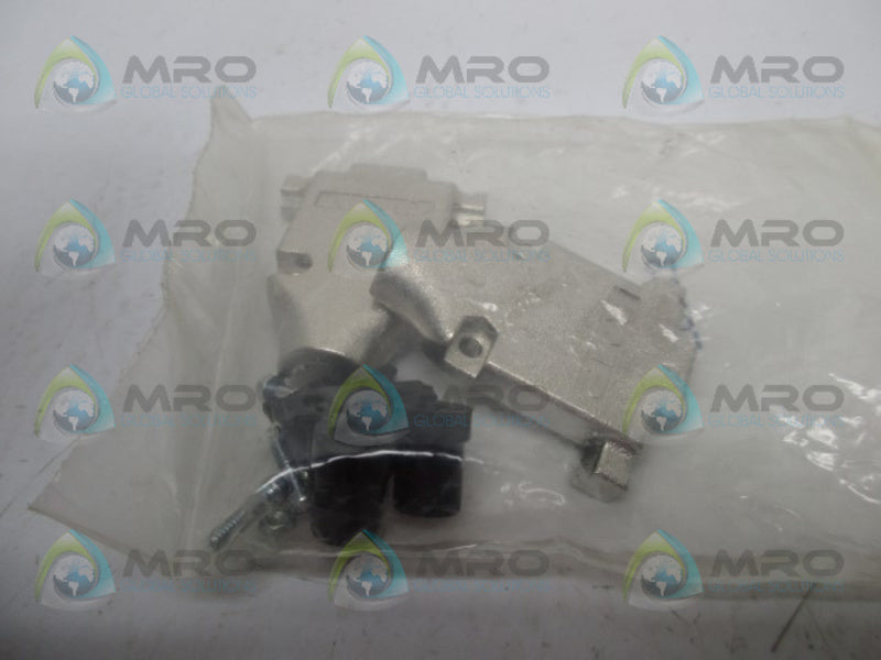INDUSTRIAL MRO FA033 CONNECTOR * NEW IN FACTORY BAG *