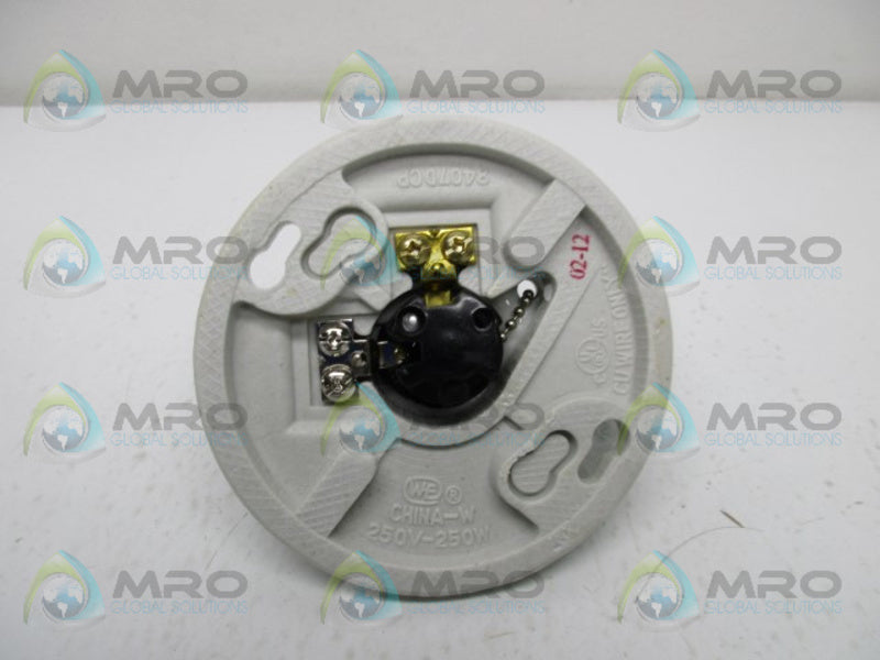 PASS & SEYMOUR 284 PORCELAIN LAMPHLDR PULLCHAIN  NSMP