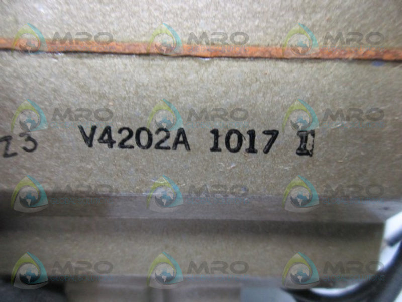 HONEYWELL V4202A1017 MAIN AUTOMATIC GAS VALVE  NSMP