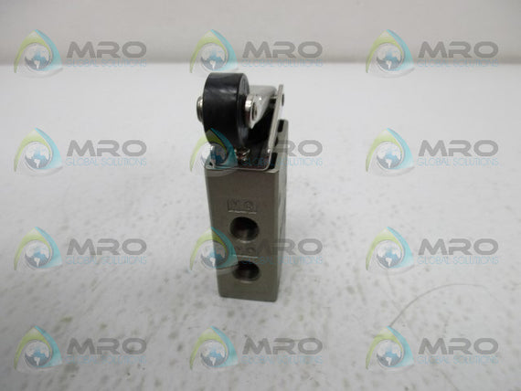 SMC VM4 PNEUMATIC VALVE * NEW NO BOX *
