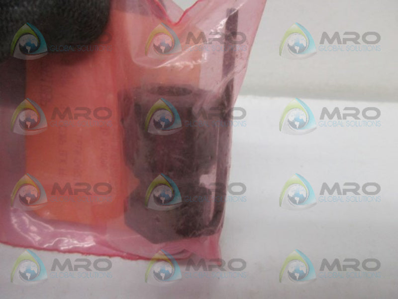 EFD 7610BP FITTING 1/8" NPT THREAD  NSMP