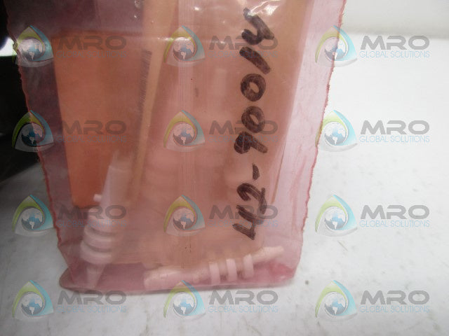 EFD 7610BP MALE Q-CONNECT 1/8" BARB WHITE * NEW IN BAG *