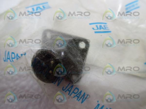 JAE JL04V-2E10SL-3PE-B CONNECTOR 3PIN  NSMP