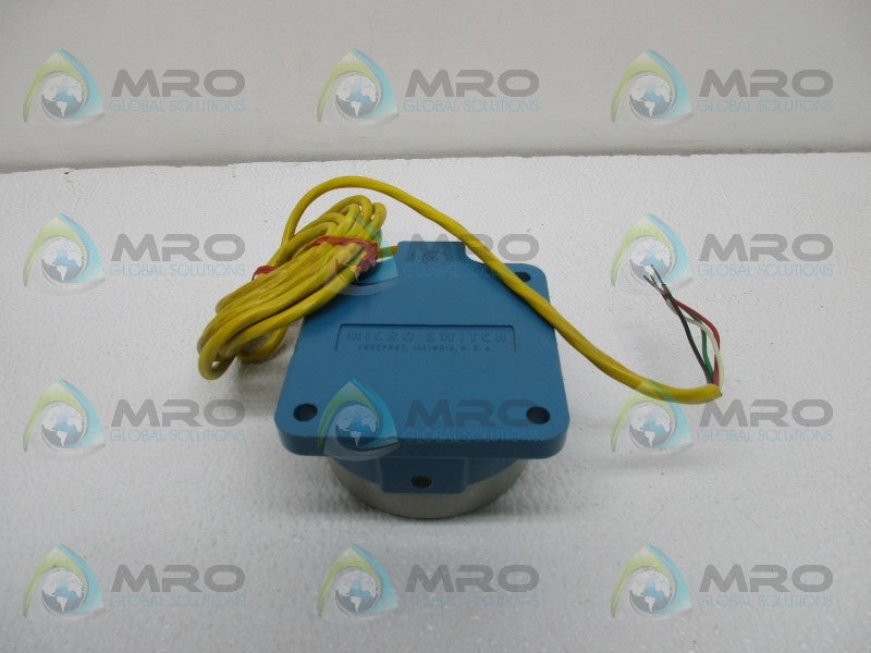 MICRO SWITCH FYDD32B2-2 PROXIMITY SWITCH  NSNP
