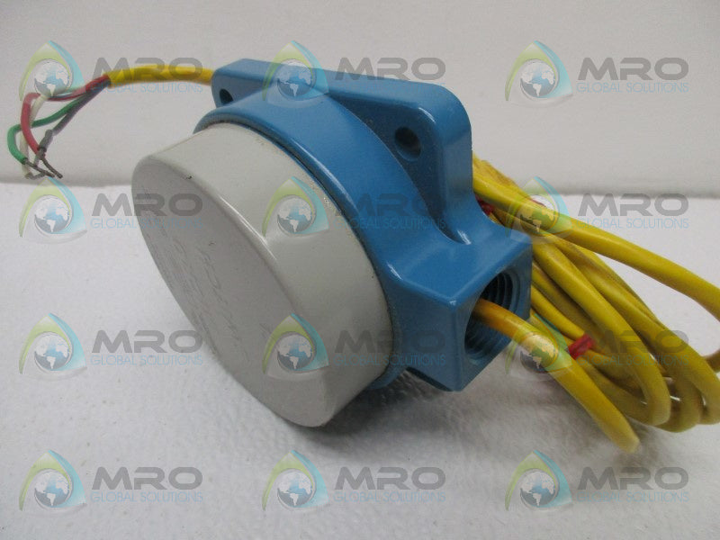 MICRO SWITCH FYDD32B2-2 PROXIMITY SWITCH  NSNP