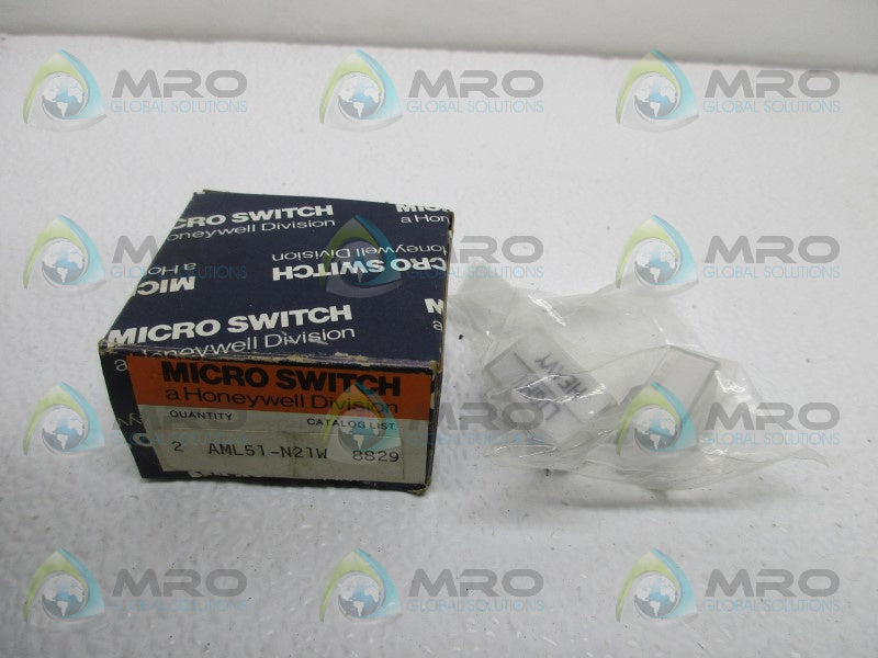 MICRO SWITCH AML51-N21W PUSHBUTTON SWITCH (BOX OF 2)  NSMP