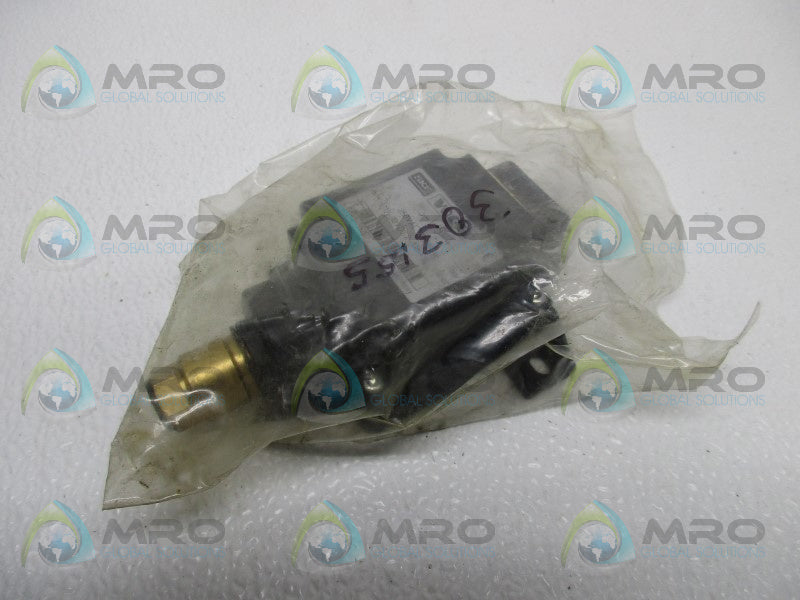 SKF DS-W5-4 PRESSURE SWITCH * NEW IN FACTORY BAG *