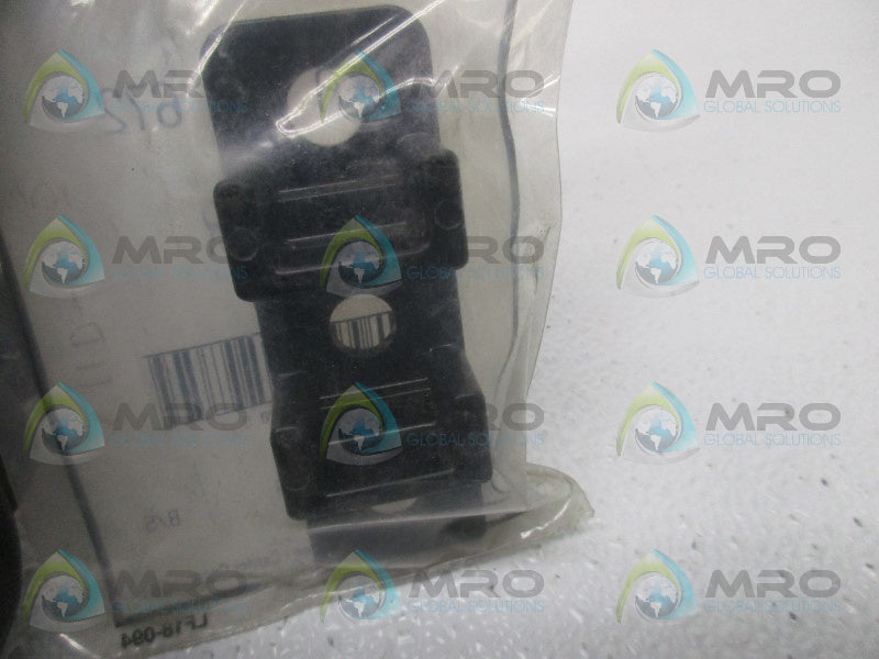 CARRIER 06EA-500-672 INSULATOR * NEW IN FACTORY BAG *