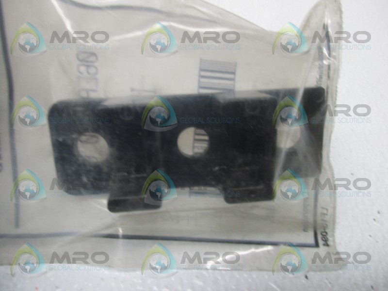 CARRIER 06EA-500-672 INSULATOR * NEW IN FACTORY BAG *