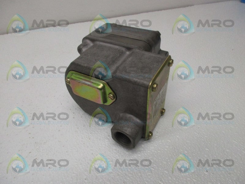 BARKSDALE DPD2T-A80 PRESSURE/VACUUM ACTUATED SWITCH  NSMP