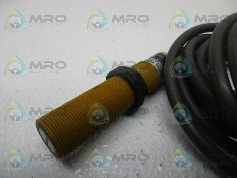 OMRON E3F-R2Z2 PHOTOELECTRIC SWITCH  UNMP