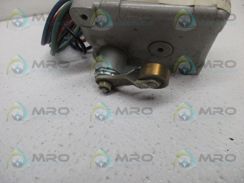 MICRO SWITCH EXD-AR30-3 EXPLOSION PROOF SNAP SWITCH W/ ROLLER ARM  UNMP