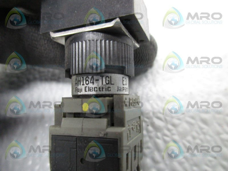 FUJI ELECTRIC AH164-TGL PUSHBUTTON GREEN  UNMP