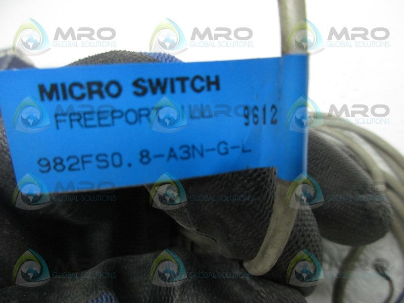 MICRO SWITCH 982FS0.8-A3N-G-L PROXIMITY SWITCH (IN BOX)  UNMP