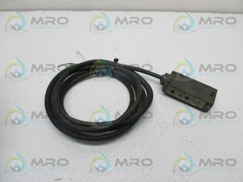 PEPPERL & FUCHS MLV40-54-G/40A/49/115 PHOTOELECTRIC SENSOR UNMP