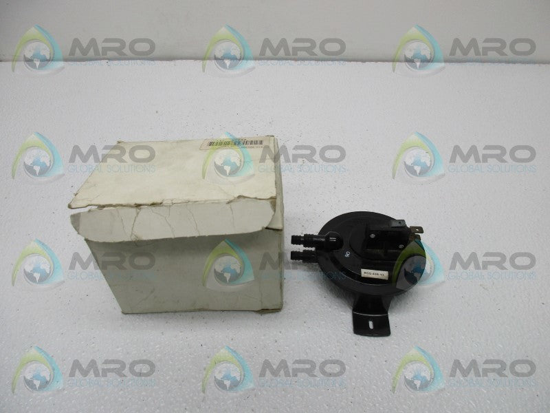 CLEVELAND CONTROLS RSS49813 AIR PRESSURE SWITCH  UNMP