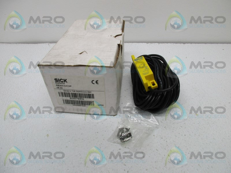 SICK RE300-DA10P SENSOR W/ CABLE  NSMP