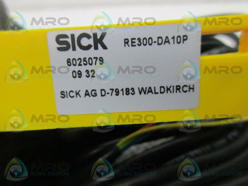 SICK RE300-DA10P SENSOR W/ CABLE  NSMP