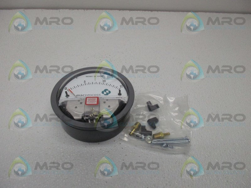 DWYER 193605-00 PRESSURE GAUGE  NSNP