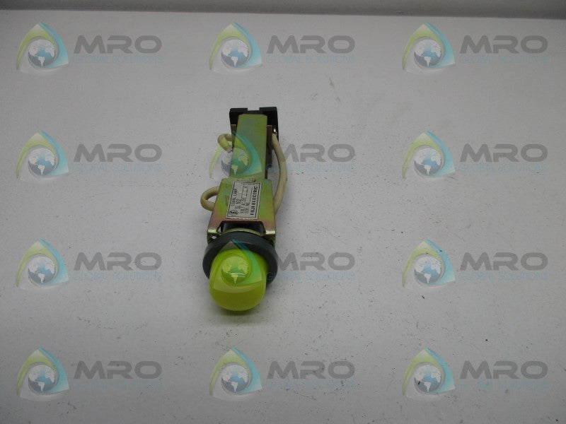 FUJI ELECTRIC SL102Y SIGNAL LAMP 125V  NSNP