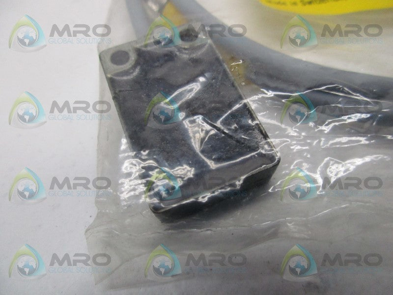TURCK BI7-Q08-AP6X2-0.7M-PSG3M RECTANGLUAR SENSOR * NEW IN FACTORY BAG *