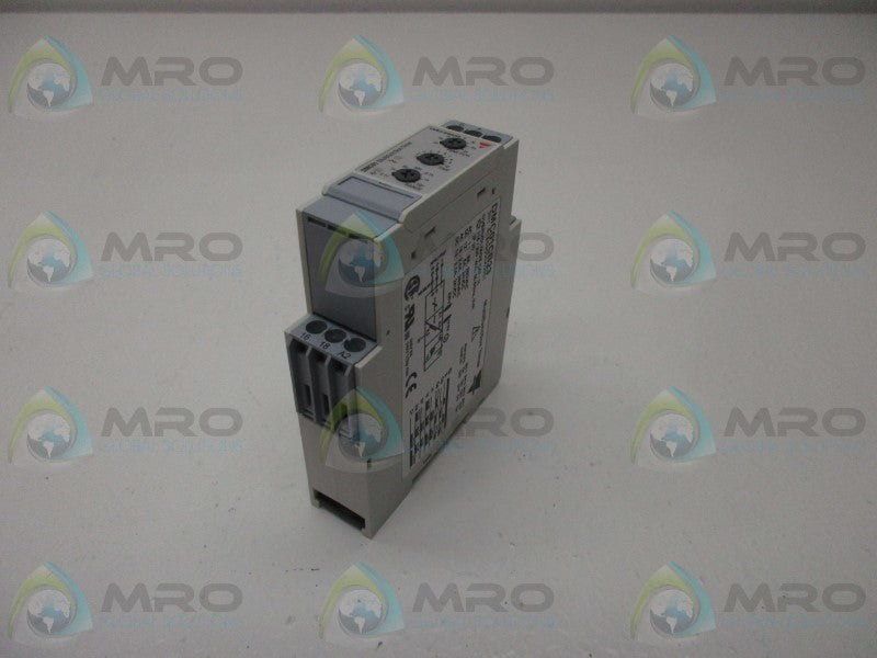 CARLO GAVAZZI DMC01CB23 MULTIFUNCTION TIMER * NEW IN BOX *