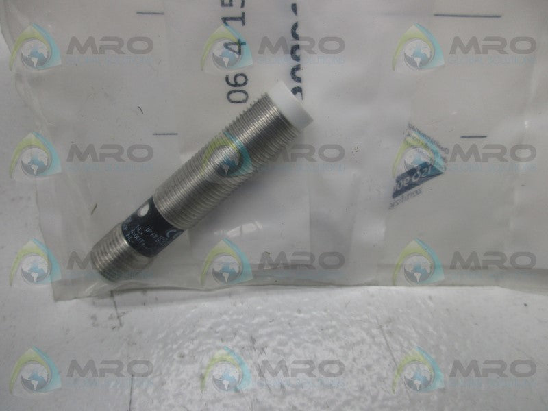 IFM EFECTOR IF5813 INDUCTIVE PROXIMITY SENSOR * NEW IN FACTORY BAG *
