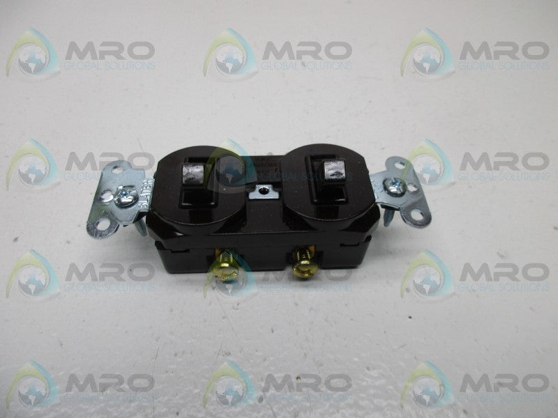 PASS & SEYMOUR 690 COMBINATION DEVICE TWO 1P SWITCHES  NSMP