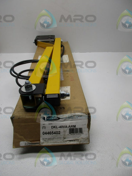 FOSTORIA DKL-40VA-ARM LOADING DOCK WORKLIGHT * NEW IN BOX *