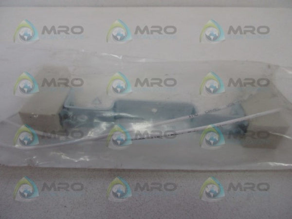 10132059 SCREW MOUNT HALOGEN  NSMP