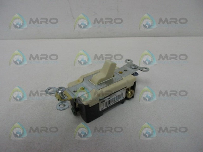 COOPER CSB320V 3-WAY TOGGLE SWTICH  NSMP