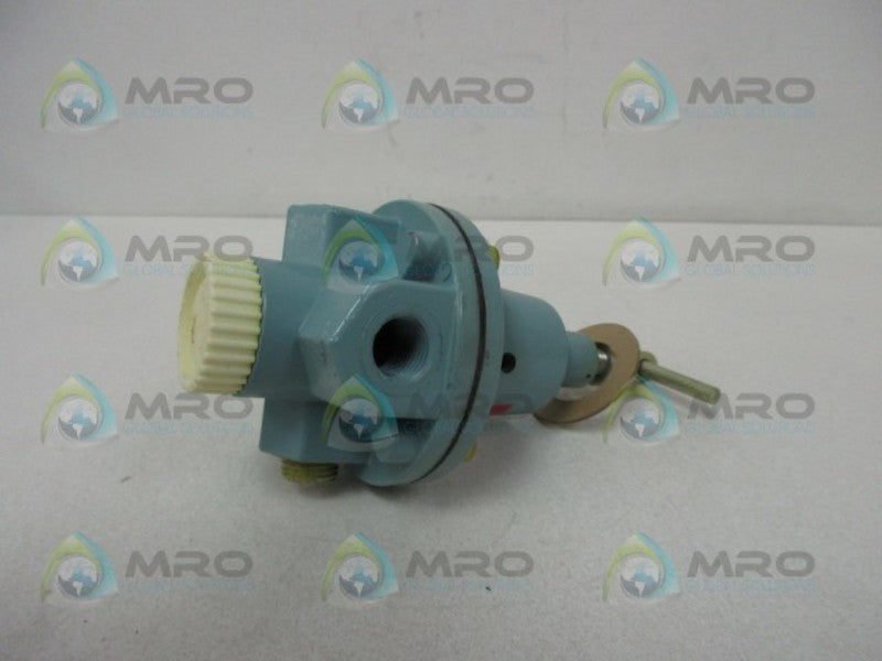 WILKERSON R10-02-000 PRESSURE REGULATOR  NSMP