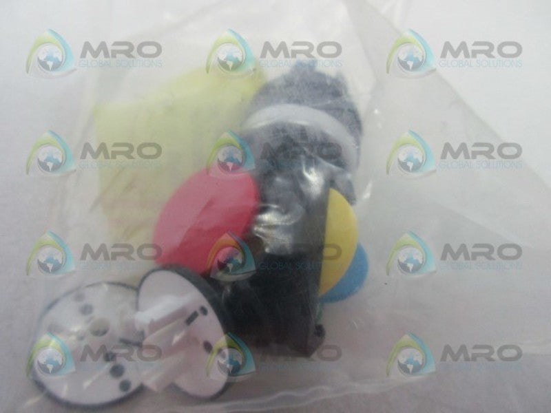 RS COMPONENTS 324-536 MOMENTARY SWITCH  NSMP