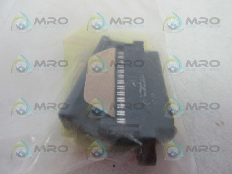 RS COMPONENTS 472-275 PLASTIC SOCKET  NSMP