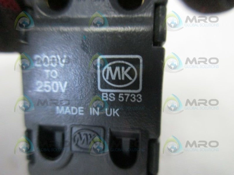 MK BS5733 SOCKET OUTLET  UNMP