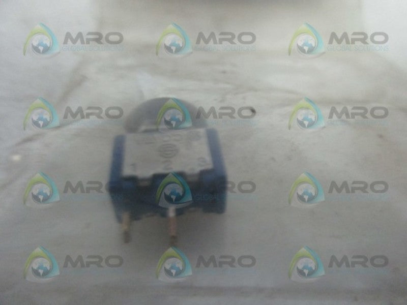 RADIO SHACK 275-634 TOGGLE SWITCH * NEW IN FACTORY BAG *