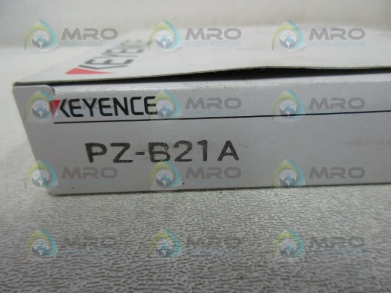 KEYENCE PZ-B21A MOUNTING BRACKET * NEW IN BOX *