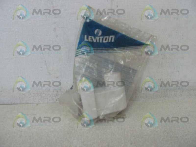 LEVITON 5C399 LAMP HOLDER * NEW IN FACTORY BAG *