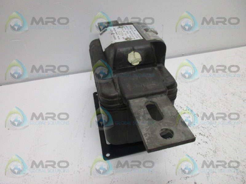 GENERAL ELECTRIC 497X33 CURRENT TRANSFORMER RATIO 400:5  UNMP
