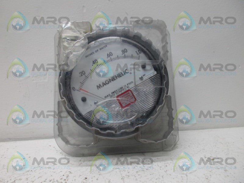 DWYER 2001 MAGNEHELIC GAUGE * NEW IN ORIGINAL PACKAGE *