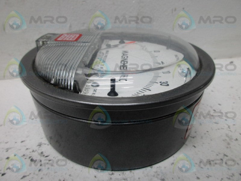 DWYER 2040C  0-40 IN. OF WATER DIFFERENTIAL PRESSURE GAUGE  NSMP