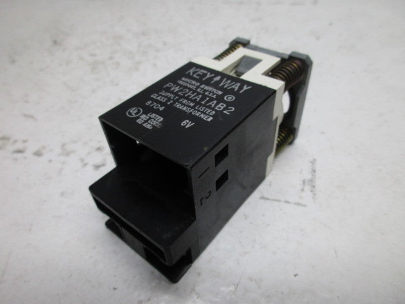 MICRO SWITCH PW2HA1AB2 SCREW TERMINAL (AS PICTURED)  UNMP