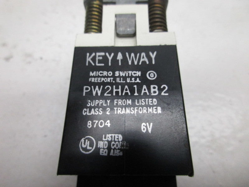 MICRO SWITCH PW2HA1AB2 SCREW TERMINAL (AS PICTURED)  UNMP
