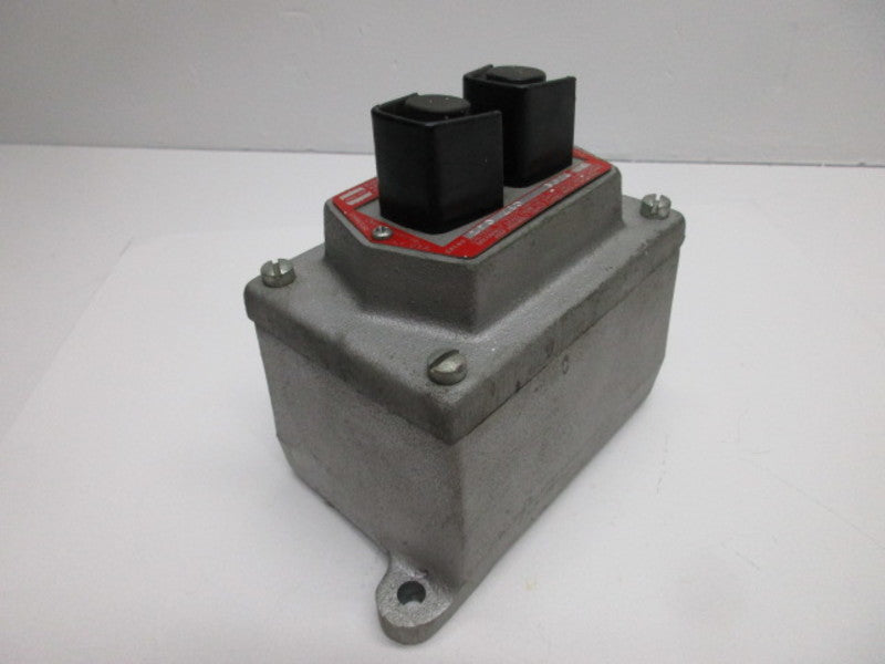 CROUSE HINDS EFS215 PUSH BUTTON STATION  UNMP