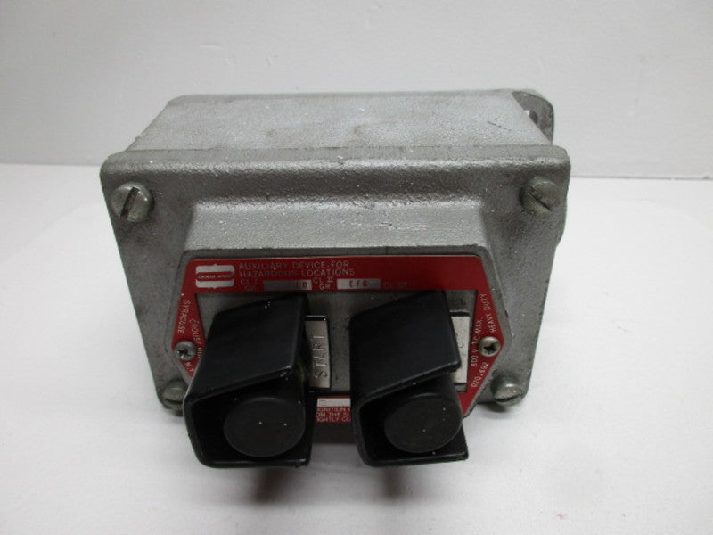 CROUSE HINDS EFS215 PUSH BUTTON STATION  UNMP
