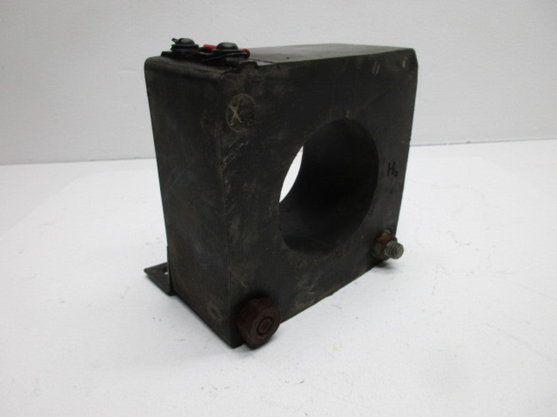 GENERAL ELECTRIC JCH-0 631X30 RATIO 300:5A CURRENT TRANSFORMER  UNMP