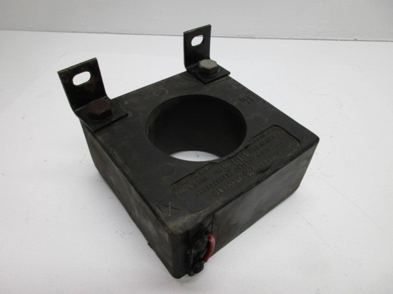 GENERAL ELECTRIC JCH-0 631X30 RATIO 300:5A CURRENT TRANSFORMER  UNMP